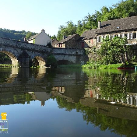 Crespin  Les Trois Hiboux B&B 외부 사진