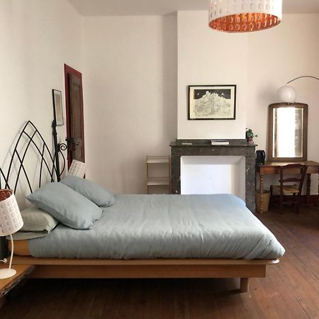 Crespin  Les Trois Hiboux B&B 외부 사진