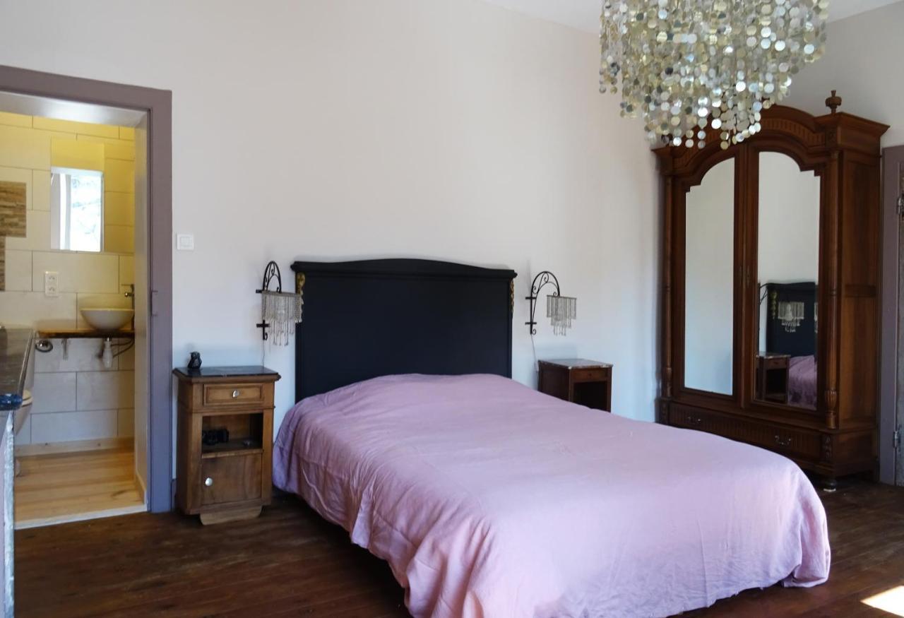 Crespin  Les Trois Hiboux B&B 외부 사진